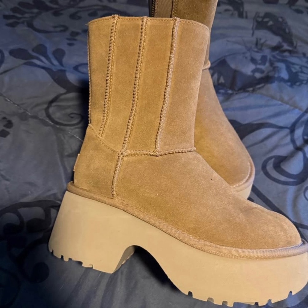 Brand NewPlatform Uggs